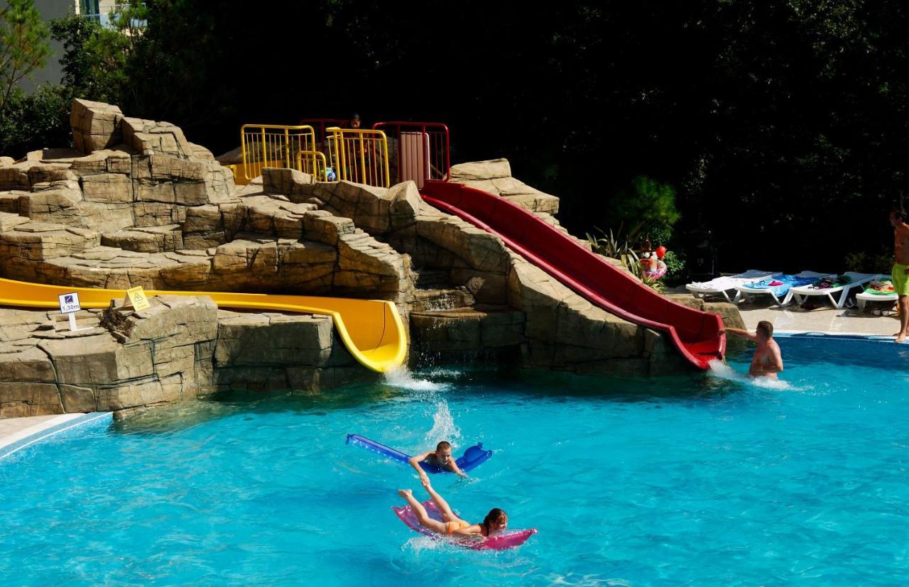 Apollo Spa Resort - Ultra All-Inclusive , Pools & Free Beach, Individual Ac In Every Room Golden Sands Exterior photo