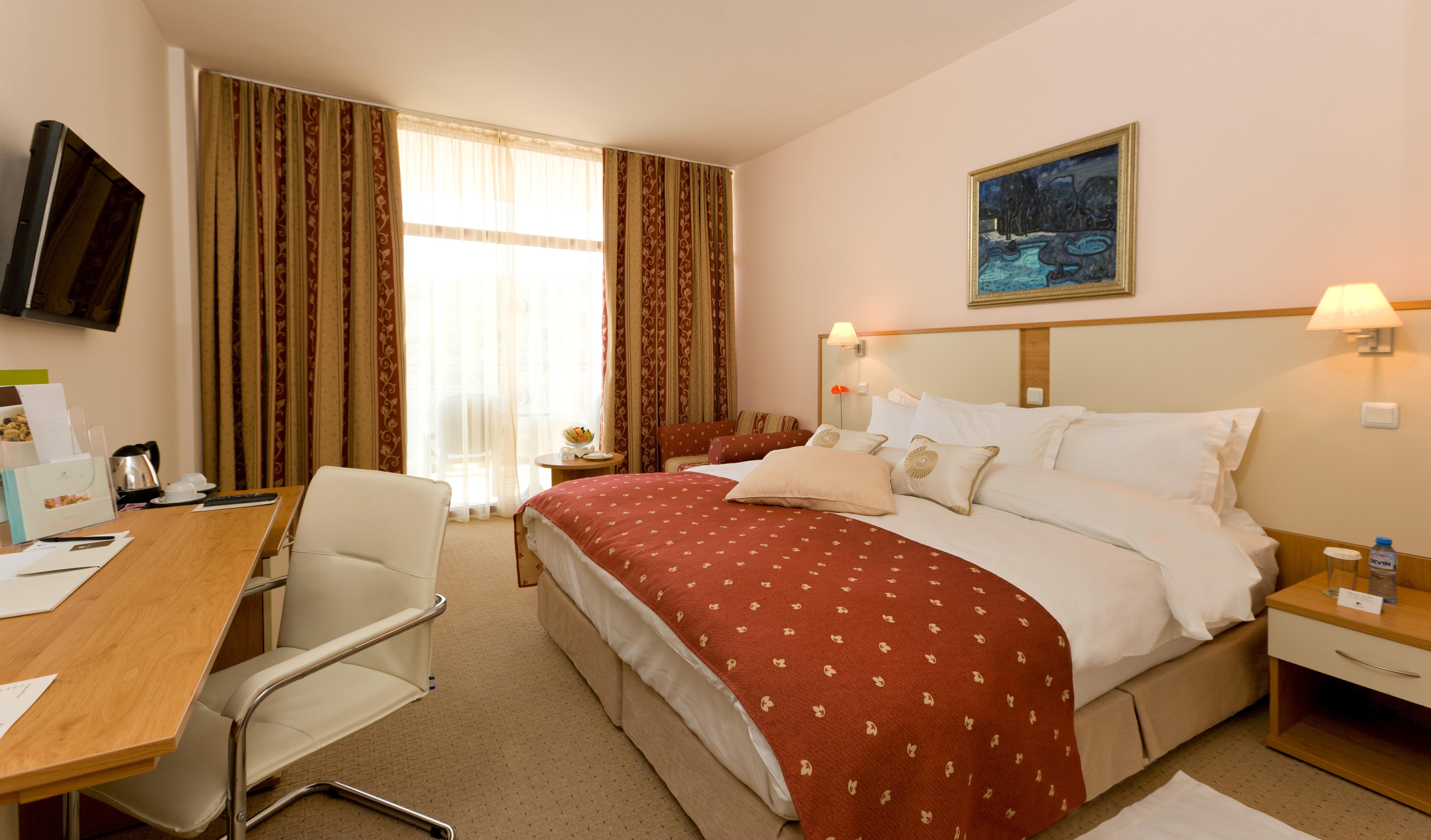 Apollo Spa Resort - Ultra All-Inclusive , Pools & Free Beach, Individual Ac In Every Room Golden Sands Exterior photo