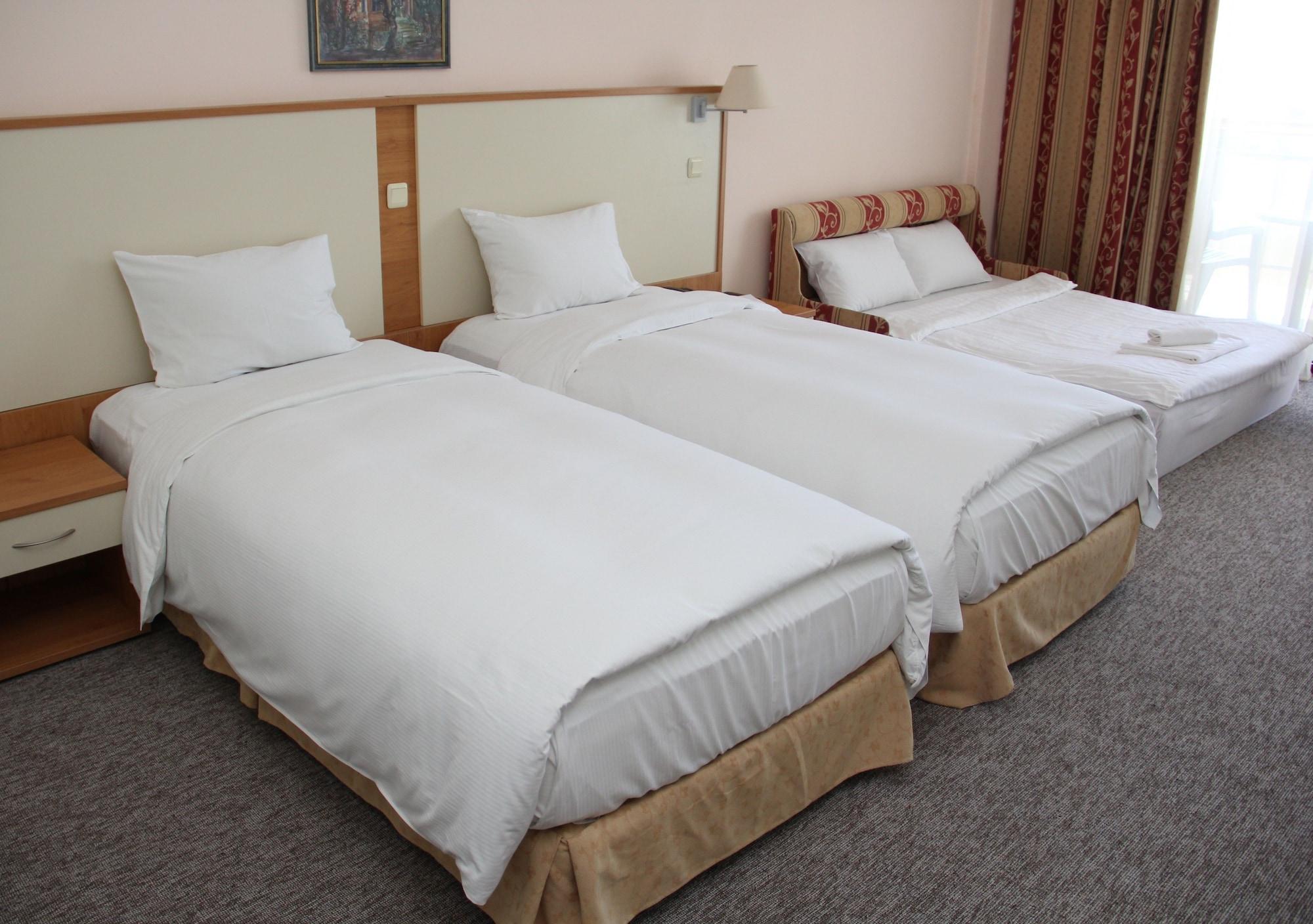 Apollo Spa Resort - Ultra All-Inclusive , Pools & Free Beach, Individual Ac In Every Room Golden Sands Exterior photo