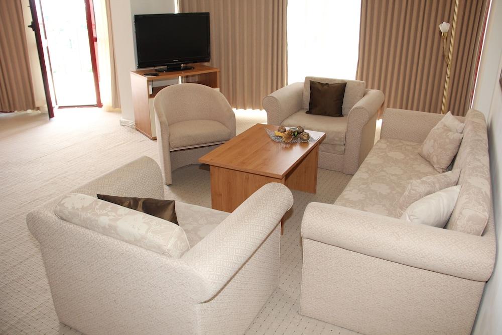 Apollo Spa Resort - Ultra All-Inclusive , Pools & Free Beach, Individual Ac In Every Room Golden Sands Exterior photo
